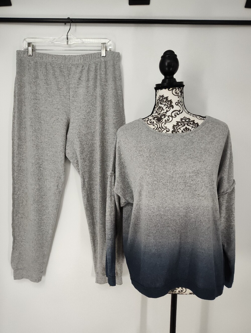 Lucky Brand Women's Gray/Navy Ombre Jogger Set Size Large